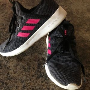 Kids adidas shoes. Vguc. Size 2.5
